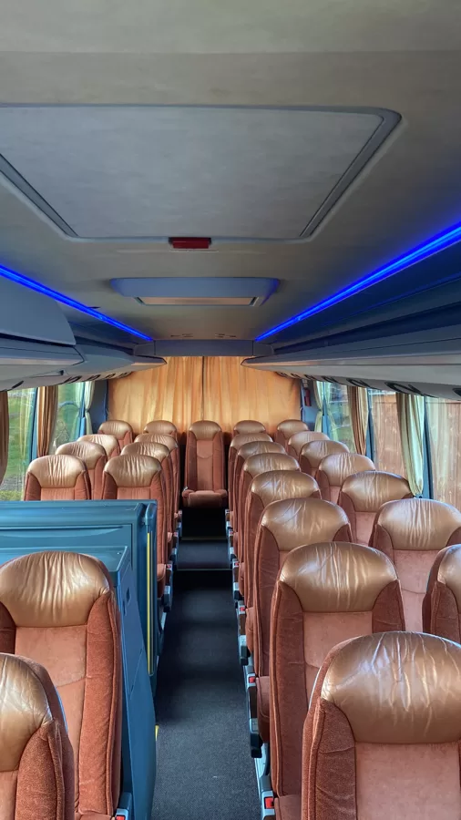 AUTOBUSA IZGAISMOŠANA
